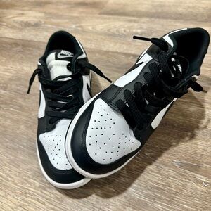 Nike Panda Dunks Low Women 8